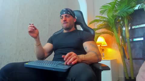Snapshot of dennis_cox_ chatting on January 2025 10:33:02 AM dennis_cox_ online show from January 2025 10:33:02 AM
