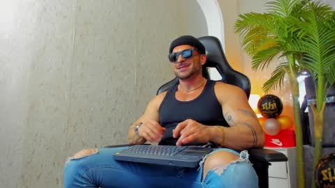 Snapshot of dennis_cox_ chatting on January 2025 06:52:02 AM dennis_cox_ online show from January 2025 06:52:02 AM