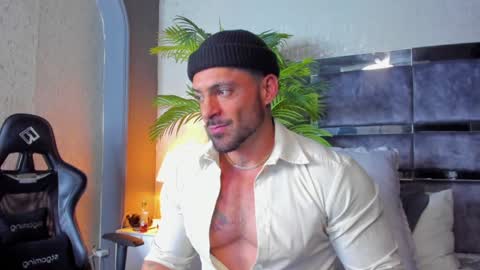 Snapshot of dennis_cox_ chatting on January 2025 10:37:02 AM dennis_cox_ online show from January 2025 10:37:02 AM