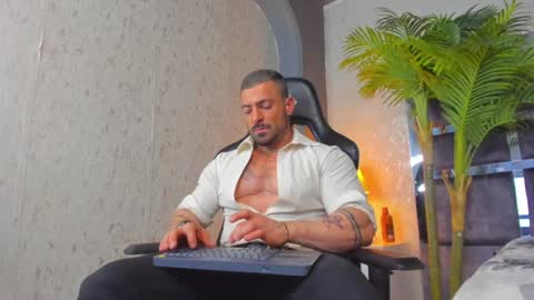 Snapshot of dennis_cox_ chatting on February 2025 01:16:02 PM dennis_cox_ online show from February 2025 01:16:02 PM