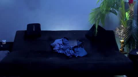 dennis_cox_ online show from June 2026 05:07:01 PM