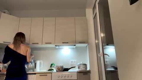 Denni online show from September 2025 04:44:02 PM