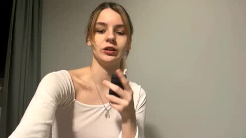 Denni online show from December 2025 06:39:01 PM