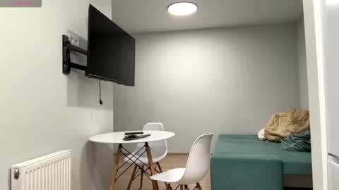 Denni online show from February 2026 05:09:02 PM