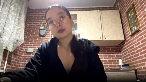 Snapshot of denysebernacchi chatting on October 2025 01:39:02 PM Emma online show from October 2025 01:39:02 PM