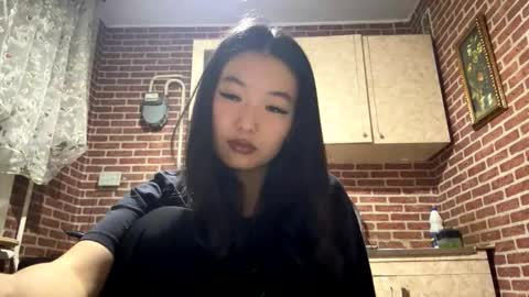 Emma online show from November 2025 01:54:02 PM