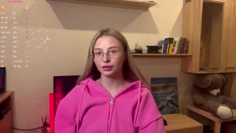 Vi  Victoria online show from November 2025 03:22:02 PM