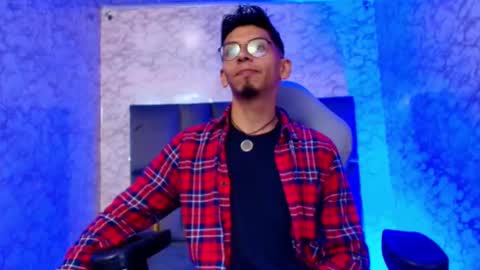 Snapshot of dereck_monroe chatting on December 2025 11:38:02 AM Dereck online show from December 2025 11:38:02 AM