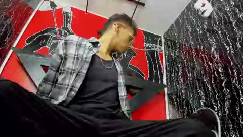 Dereck online show from June 2026 09:30:01 PM