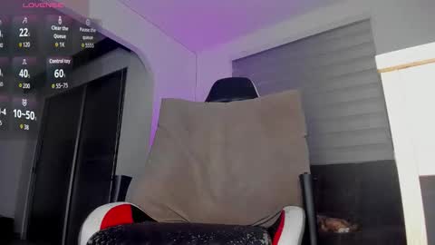 dereckhardd online show from September 2025 04:48:02 AM