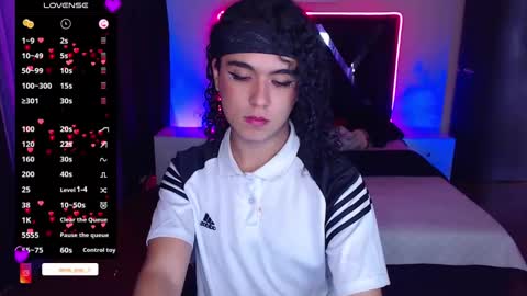 Derek independent online show from February 2025 10:30:02 PM