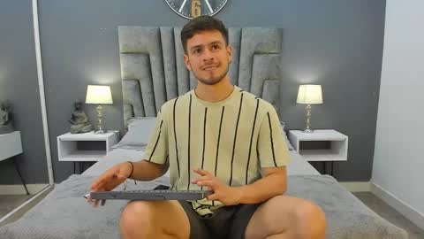 Derek Hussain online show from December 2024 07:49:02 PM