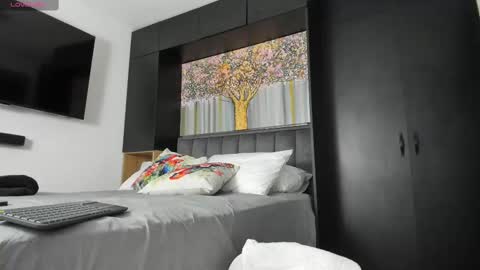 Derek Hussain online show from February 2025 09:58:02 PM