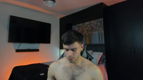 Derek Hussain online show from September 2025 09:04:02 PM