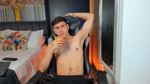 Derek Hussain online show from September 2025 01:40:02 AM