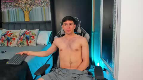 Derek Hussain online show from September 2025 01:19:02 AM