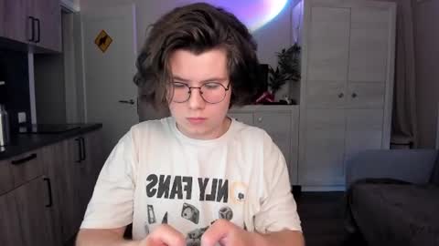 Snapshot of derek_shameless chatting on June 2026 06:34:01 PM Derek online show from June 2026 06:34:01 PM