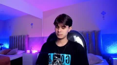 Snapshot of derek_sinn chatting on April 2026 01:42:02 AM derek_sinn online show from April 2026 01:42:02 AM