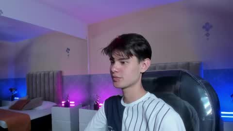 Snapshot of derek_sinn chatting on April 2026 08:11:02 PM derek_sinn online show from April 2026 08:11:02 PM
