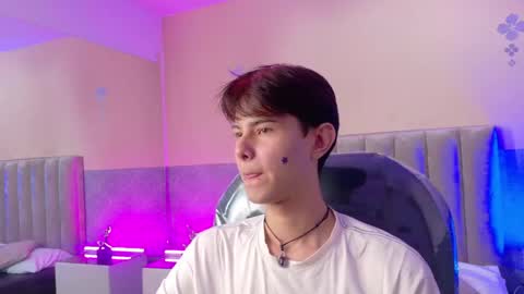 Snapshot of derek_sinn chatting on May 2026 08:14:01 PM derek_sinn online show from May 2026 08:14:01 PM