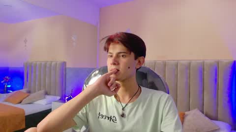Snapshot of derek_sinn chatting on May 2026 08:14:01 PM derek_sinn online show from May 2026 08:14:01 PM