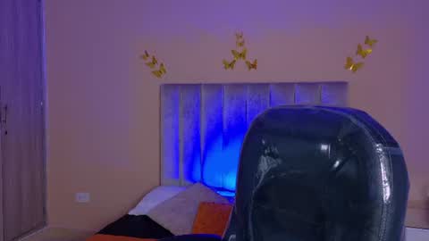 Snapshot of derek_sinn chatting on July 2026 04:07:02 AM derek_sinn online show from July 2026 04:07:02 AM