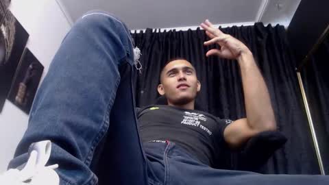 Snapshot of derek_storm_ chatting on October 2025 03:04:01 AM D E R E K online show from October 2025 03:04:01 AM