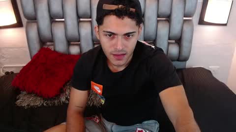 D E R E K online show from April 2026 11:32:01 AM