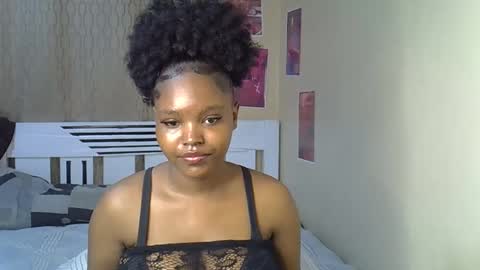 desiredahlia33 online show from April 2026 03:12:01 PM