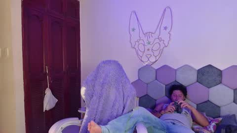 TORI AND MR. BEAR online show from February 2025 01:32:01 PM