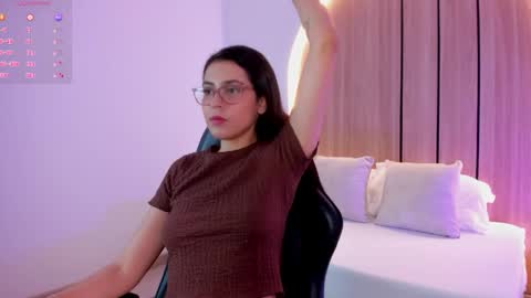 Snapshot of desireee_ chatting on April 2026 07:11:02 PM desire online show from April 2026 07:11:02 PM