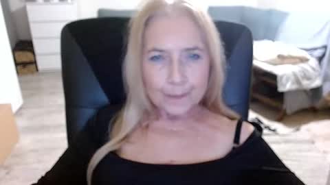 S O F I A online show from December 2024 06:28:01 PM