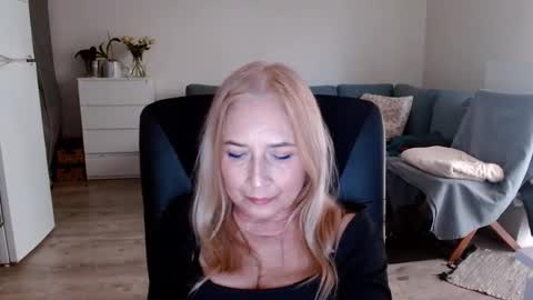 S O F I A online show from January 2025 02:57:01 PM