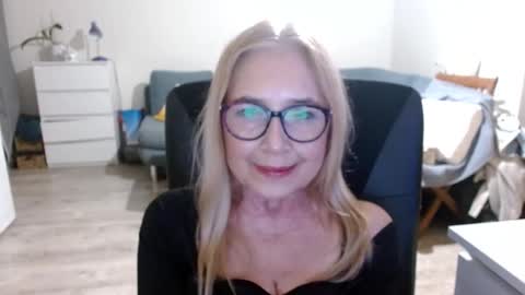 S O F I A online show from February 2025 06:16:01 PM