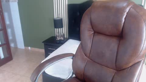 Snapshot of desiring__angel chatting on December 2024 11:36:01 AM Desiring Angel online show from December 2024 11:36:01 AM