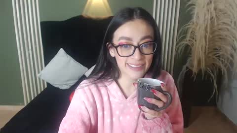 Snapshot of desiring__angel chatting on January 2025 12:52:02 PM Desiring Angel online show from January 2025 12:52:02 PM