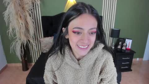 Snapshot of desiring__angel chatting on February 2025 01:43:01 AM Desiring Angel online show from February 2025 01:43:01 AM