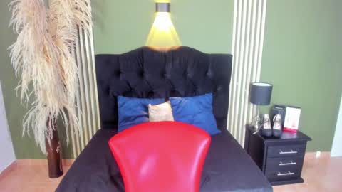 Snapshot of desiring__angel chatting on February 2025 10:26:01 AM Desiring Angel online show from February 2025 10:26:01 AM