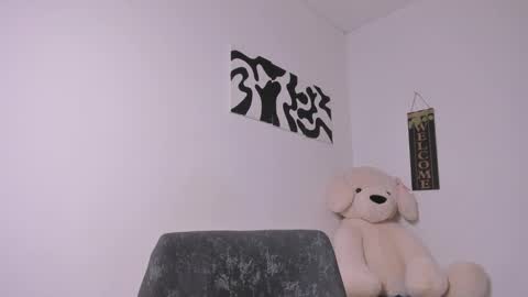 desty_y online show from February 2026 07:10:02 AM