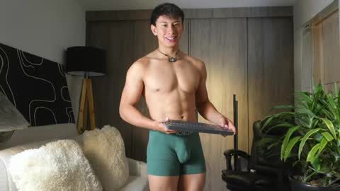 Snapshot of deus_belli chatting on May 2026 12:57:01 PM Deus Belli online show from May 2026 12:57:01 PM