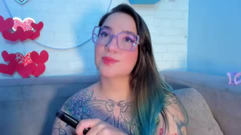 Snapshot of deva_blue chatting on February 2025 04:37:01 AM Deva Blue online show from February 2025 04:37:01 AM