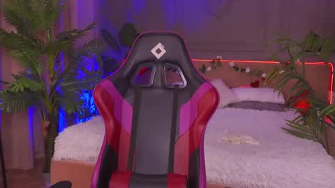 devilinee online show from February 2025 10:04:01 AM