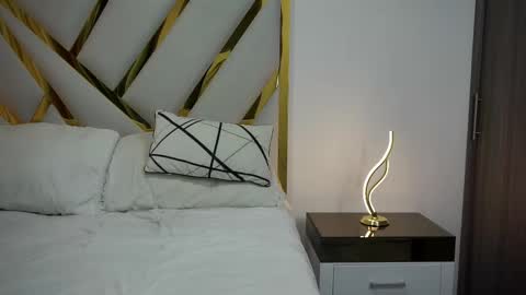 Devin Hunter online show from February 2025 12:49:01 AM