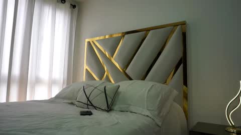 Devin Hunter online show from February 2025 06:38:01 PM