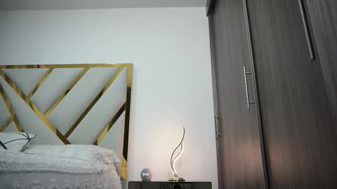 Devin Hunter online show from October 2025 01:48:02 AM