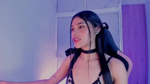 Snapshot of devours_fire chatting on June 2026 01:41:02 AM Sara 3 online show from June 2026 01:41:02 AM