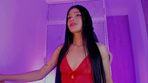 Snapshot of devours_fire chatting on June 2026 10:59:02 PM Sara 3 online show from June 2026 10:59:02 PM