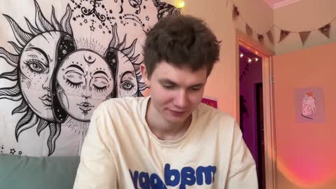 Snapshot of di_n_alex chatting on December 2024 10:02:01 AM Di Alex online show from December 2024 10:02:01 AM