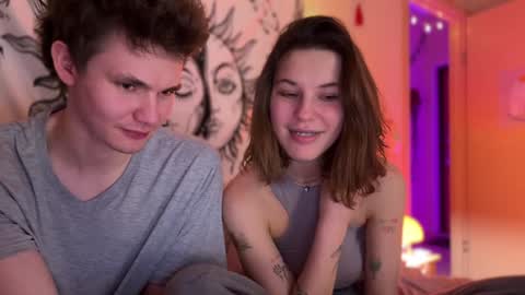 Snapshot of di_n_alex chatting on December 2024 03:59:01 PM Di Alex online show from December 2024 03:59:01 PM