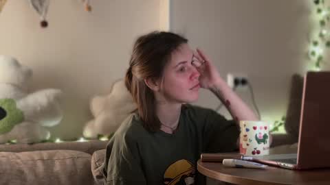 Snapshot of di_n_alex chatting on February 2025 04:46:01 PM Di Alex online show from February 2025 04:46:01 PM